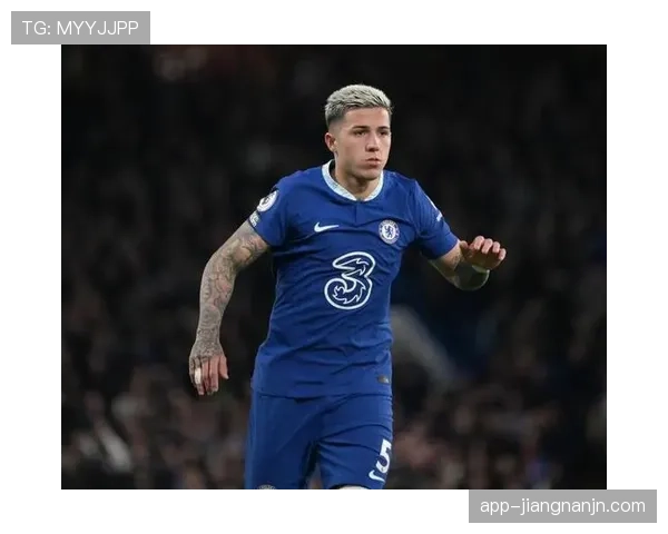 恩佐与莫德里奇：现代中场组织能力与核心角色差距解析