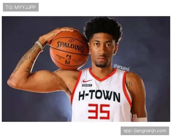 杰克逊二世利用挡拆拉开空间提升三分命中率显著领先队内同位置球员