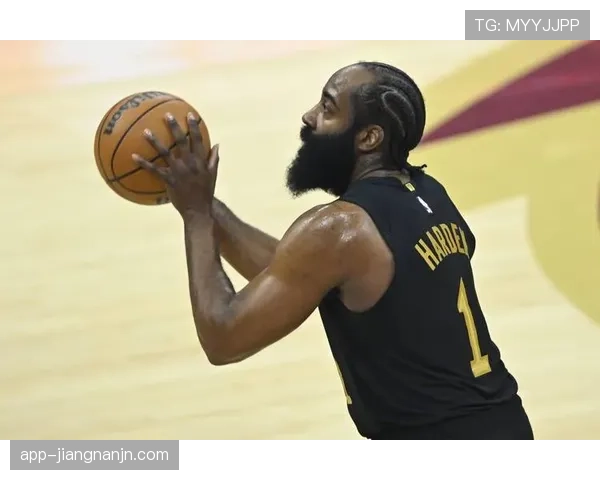 哈登突破分球提升火箭挡拆效率显著拉开对手防线